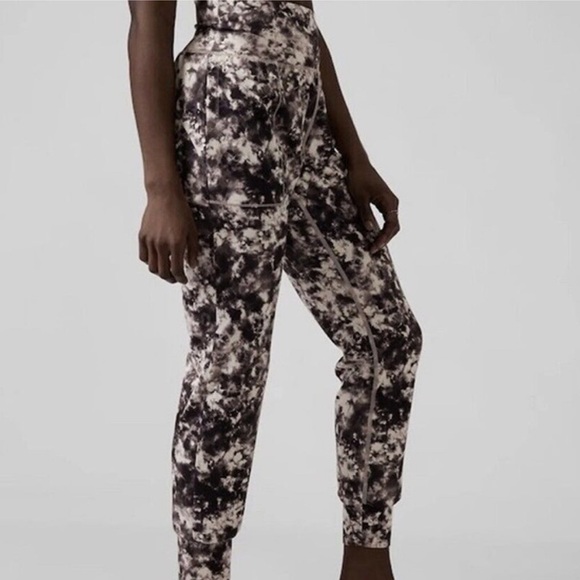 Athleta Salutation Printed Jogger Floral Tie Dye Black (Large) - Picture 2 of 6